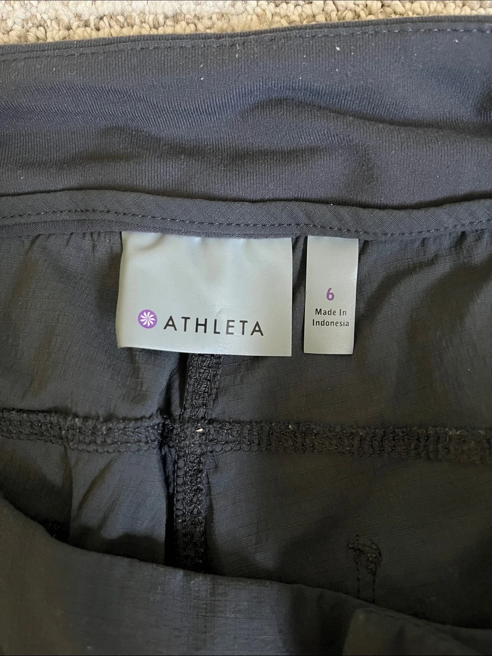 Athleta dark Gray trek shorts. Size 6